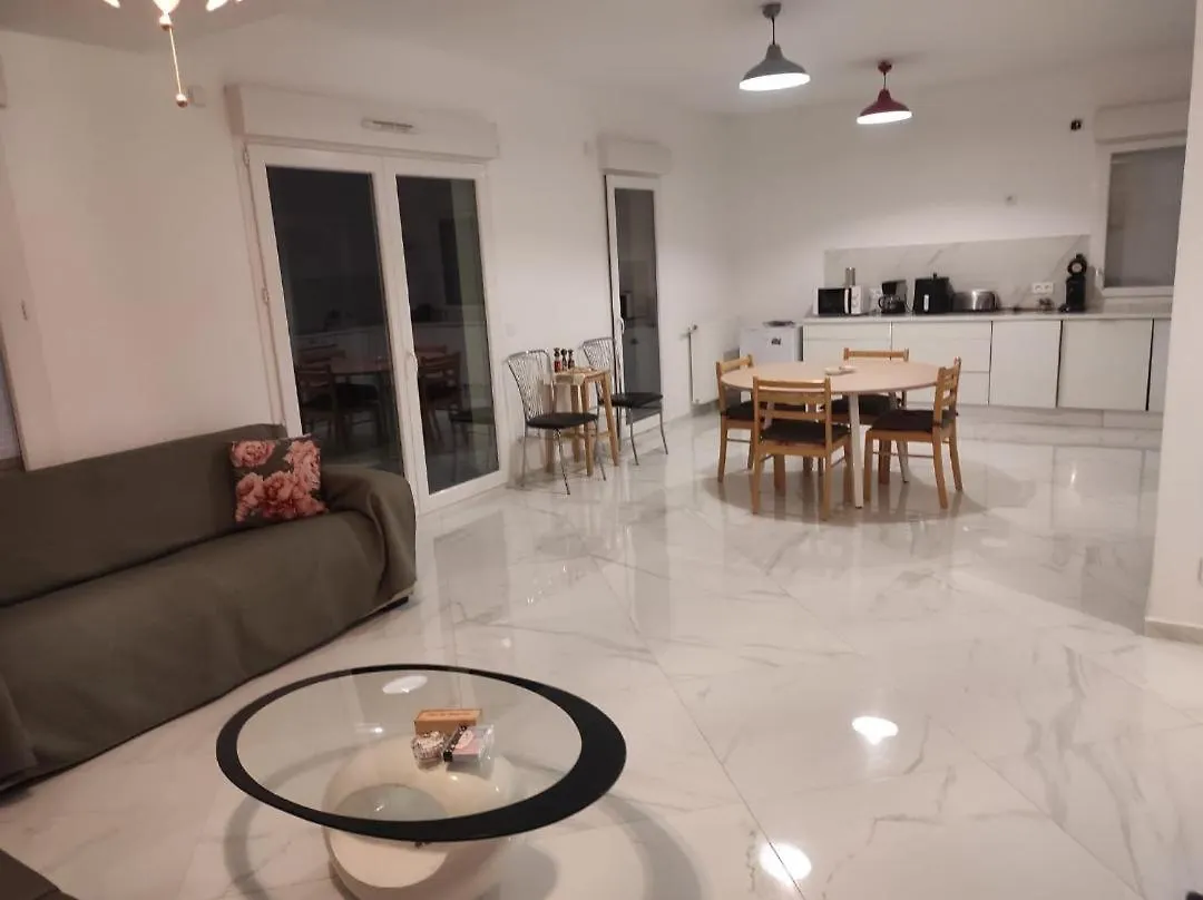 Apartment Tres Bel Appartement Avec Grand Jardin, Proche De Paris Vitry-sur-Seine France